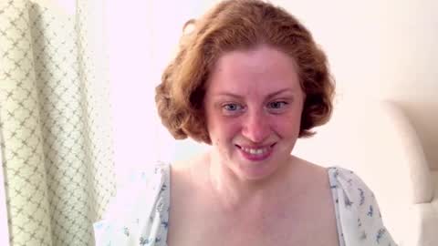 Snapshot of theladysblush chatting on September 25, 7:34 am Ella online show from September 25, 7:34 am