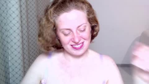 Snapshot of theladysblush chatting on October 31, 7:04 pm Ella online show from October 31, 7:04 pm