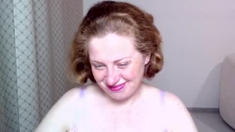 Snapshot of theladysblush chatting on November 2, 9:50 pm Ella online show from November 2, 9:50 pm