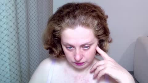 Snapshot of theladysblush chatting on November 28, 7:00 am Ella online show from November 28, 7:00 am