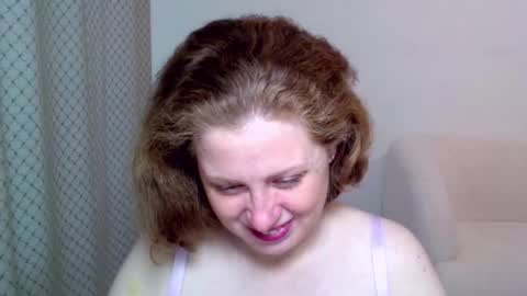 Snapshot of theladysblush chatting on December 15, 8:07 am Ella online show from December 15, 8:07 am