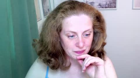 Snapshot of theladysblush chatting on July 24, 6:11 am Ella online show from July 24, 6:11 am