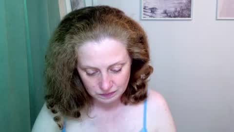 Snapshot of theladysblush chatting on July 26, 8:21 am Ella online show from July 26, 8:21 am