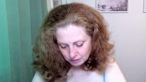 Snapshot of theladysblush chatting on July 29, 5:49 am Ella online show from July 29, 5:49 am