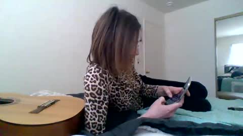 Snapshot of thelovecreep chatting on February 10, 6:35 pm lovecreep online show from February 10, 6:35 pm