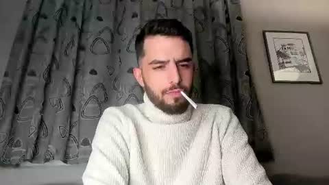 themmistokles online show from December 5, 10:12 pm