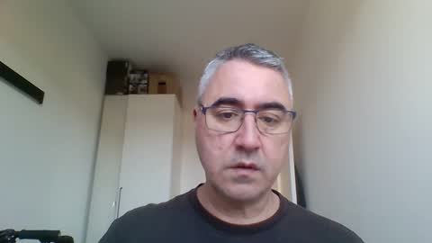 Snapshot of themohican chatting on April 5, 9:06 am Themohican online show from April 5, 9:06 am