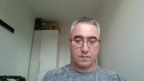 Snapshot of themohican chatting on May 14, 11:06 am Themohican online show from May 14, 11:06 am