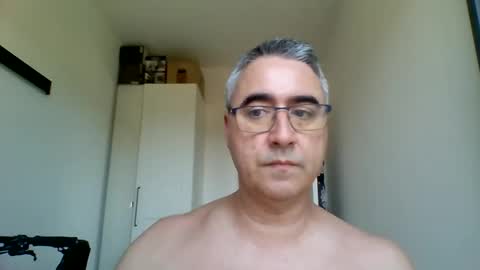 Snapshot of themohican chatting on June 6, 8:30 am Themohican online show from June 6, 8:30 am