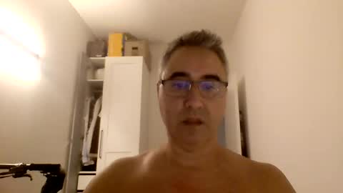Snapshot of themohican chatting on July 24, 7:01 pm Themohican online show from July 24, 7:01 pm