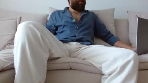 TheMonarchGoat online show from October 14, 8:37 am