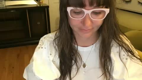 Snapshot of themrsnelson chatting on September 15, 12:49 pm Cach Nelson online show from September 15, 12:49 pm