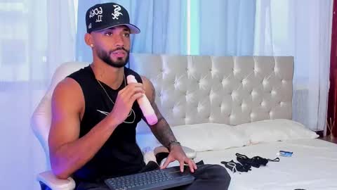 Theo Sky online show from September 15, 8:20 pm