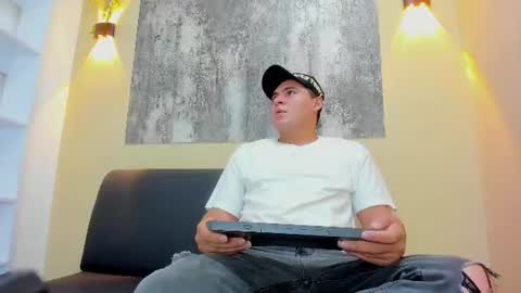 Snapshot of theo_wood3 chatting on June 16, 7:16 pm Theo online show from June 16, 7:16 pm