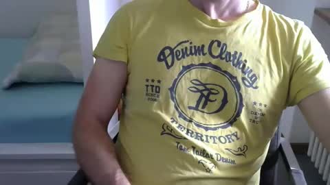 Snapshot of theoone7891 chatting on March 27, 8:26 am theoone7891 online show from March 27, 8:26 am