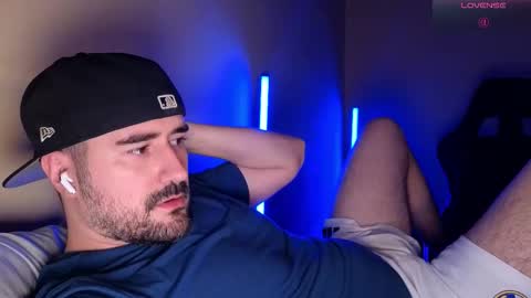 Snapshot of theoravi chatting on March 16, 3:01 am Theo Ravi online show from March 16, 3:01 am