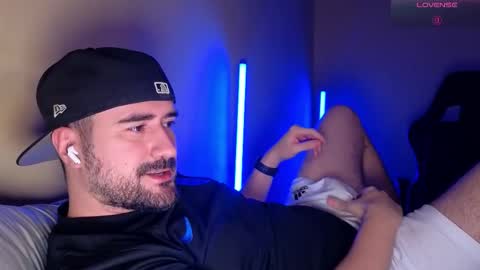 Snapshot of theoravi chatting on March 22, 3:43 am Theo Ravi online show from March 22, 3:43 am