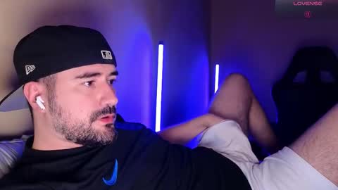 Snapshot of theoravi chatting on March 24, 2:49 am Theo Ravi online show from March 24, 2:49 am