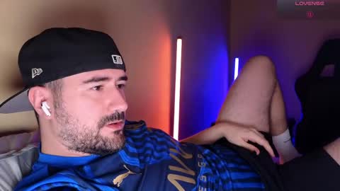 Snapshot of theoravi chatting on April 10, 3:45 am Theo Ravi online show from April 10, 3:45 am