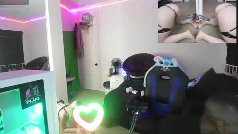 The Plug Love  Friends online show from September 19, 10:32 pm