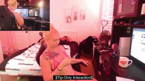 The Plug Love  Friends online show from November 26, 6:09 pm