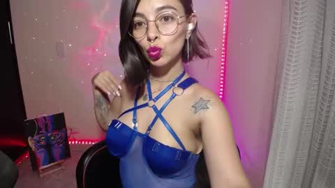 Amy online show from December 5, 10:44 am