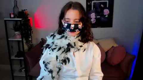 thepretty_kitty online show from December 1, 12:21 pm