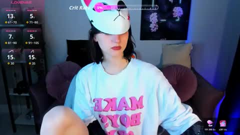 thepretty_kitty online show from December 5, 11:19 am