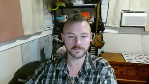 Snapshot of thequantumcertainty chatting on May 17, 8:34 am thequantumcertainty online show from May 17, 8:34 am
