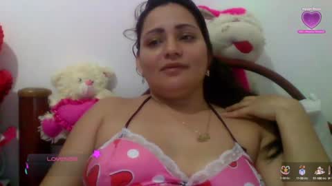 Snapshot of thequeenbella chatting on September 22, 12:12 am bella saritta online show from September 22, 12:12 am