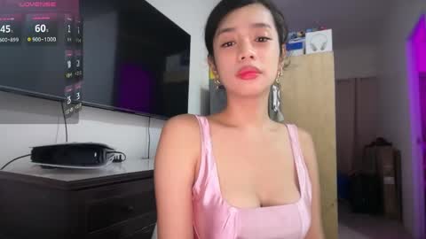 Snapshot of thequeenofsexx chatting on April 16, 3:35 pm Amber DONT FORGET TO FOLLOW ME AND THUMBS UP online show from April 16, 3:35 pm