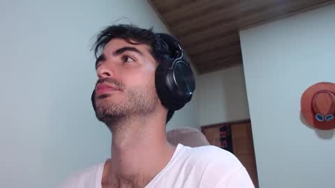 Santiago Enrique online show from March 15, 5:02 am