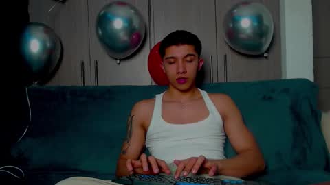 thesaint_xxx online show from October 4, 7:17 am