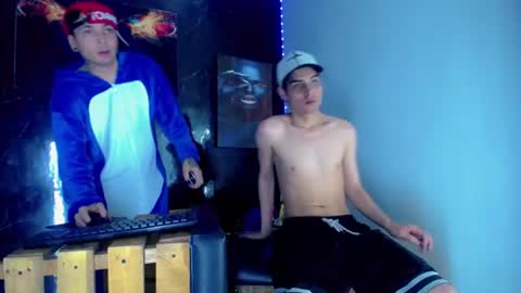 David y Daniel online show from June 12, 12:09 am