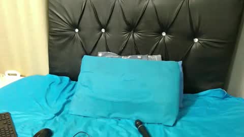 theshybaddie online show from September 10, 7:08 am
