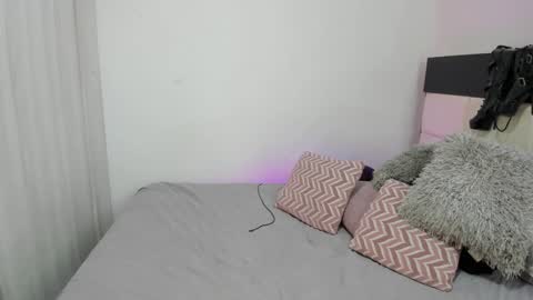 Camila online show from February 1, 12:58 pm