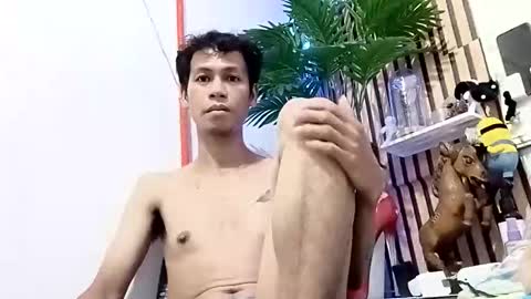 Snapshot of thestarisbornxx chatting on April 1, 1:41 pm aiko online show from April 1, 1:41 pm