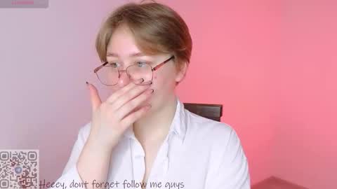 Lucia online show from February 22, 8:24 am