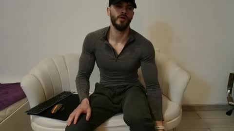 Snapshot of thetopalex chatting on February 22, 5:40 am TheTopAlex online show from February 22, 5:40 am