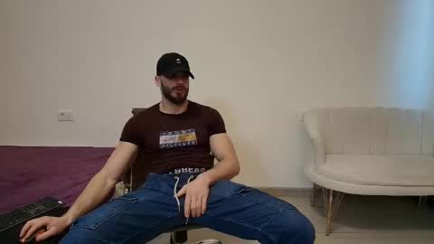 Snapshot of thetopalex chatting on February 25, 7:29 am TheTopAlex online show from February 25, 7:29 am