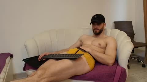 Snapshot of thetopalex chatting on March 22, 6:06 am TheTopAlex online show from March 22, 6:06 am