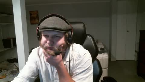 Snapshot of thetravalman chatting on October 6, 9:07 am vagabond online show from October 6, 9:07 am