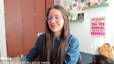 Nicole online show from December 17, 7:04 pm