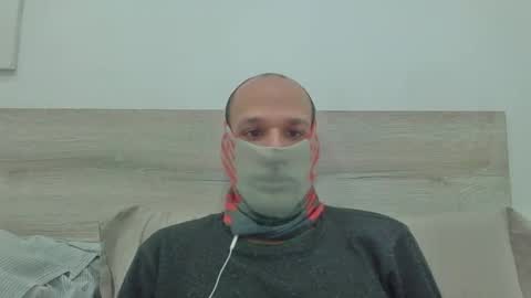 Snapshot of thetubedscarfguy chatting on February 14, 7:07 am Scarf guy online show from February 14, 7:07 am