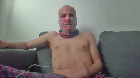 Snapshot of thetubedscarfguy chatting on April 9, 6:41 am Scarf guy online show from April 9, 6:41 am