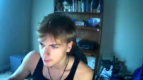 Snapshot of thevincegray chatting on June 10, 10:52 pm Vince online show from June 10, 10:52 pm