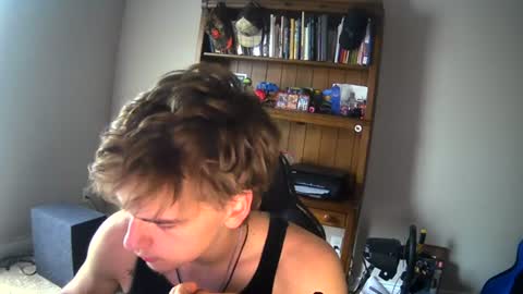 Snapshot of thevincegray chatting on June 13, 11:02 pm Vince online show from June 13, 11:02 pm