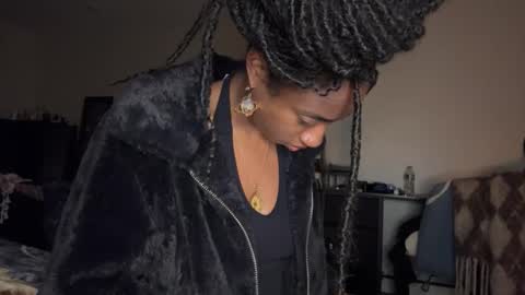 Snapshot of thevixensapphire chatting on March 8, 12:41 am Sapphire the Vixen online show from March 8, 12:41 am