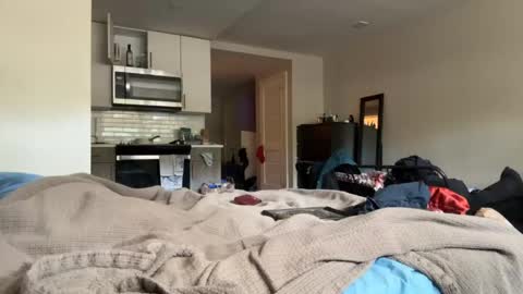 Snapshot of thevixensapphire chatting on April 22, 7:04 pm Sapphire the Vixen online show from April 22, 7:04 pm