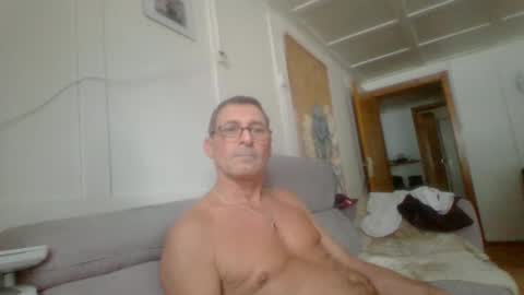 Snapshot of thhe13 chatting on January 5, 12:31 pm thhe13 online show from January 5, 12:31 pm